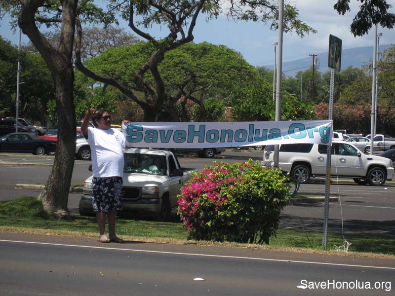 4-22-07-signwaving05