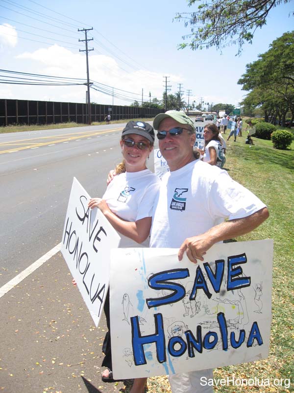 4-22-07-signwaving06