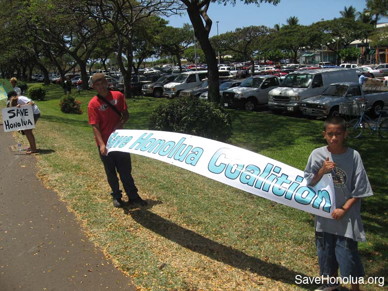 4-22-07-signwaving07
