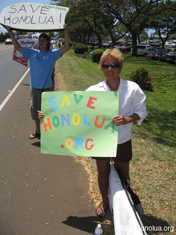 4-22-07-signwaving09