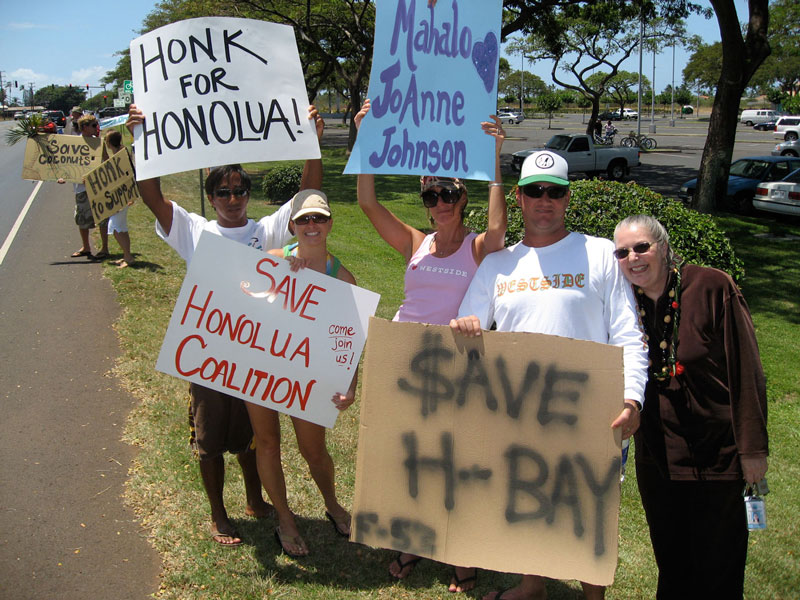 4-22-07-signwaving21