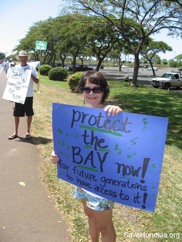 4-22-07-signwaving23