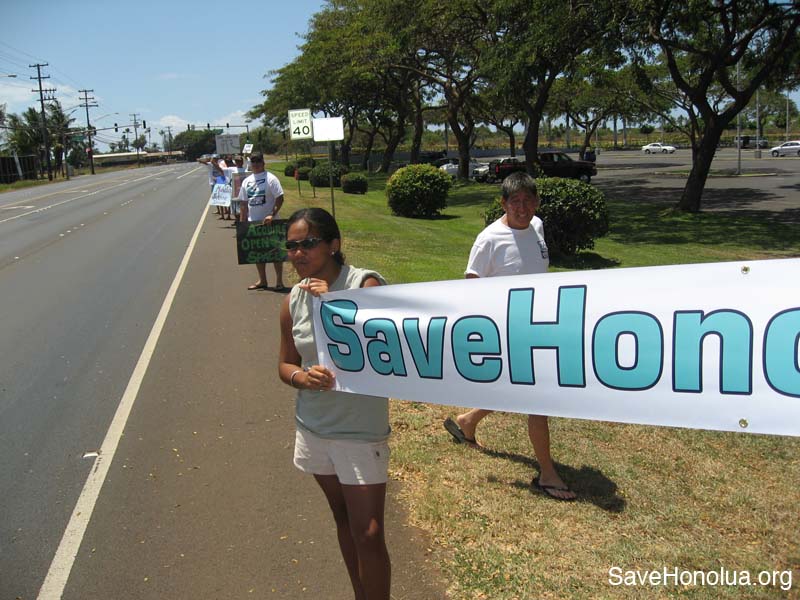 4-22-07-signwaving26