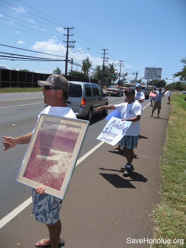 4-22-07-signwaving28