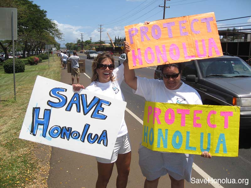 4-22-07-signwaving31