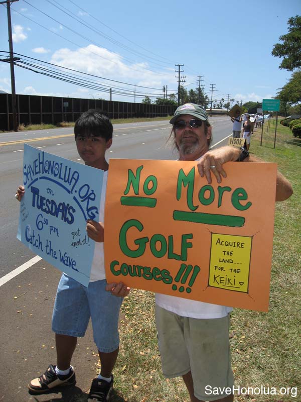 4-22-07-signwaving34
