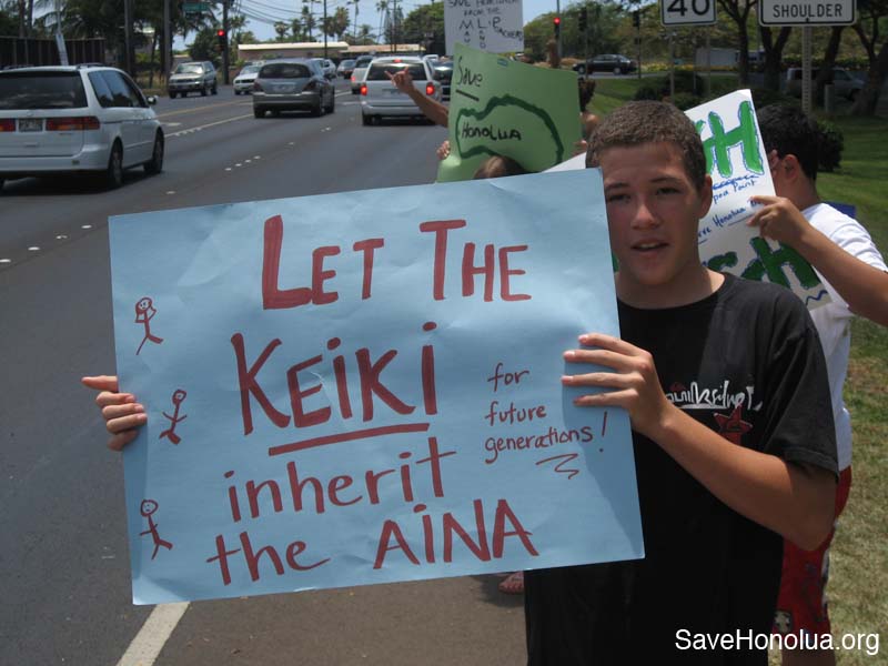 4-22-07-signwaving37